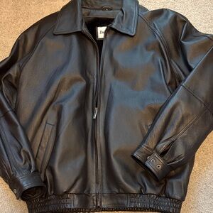 Elegant Black Leather Bomber Jacket